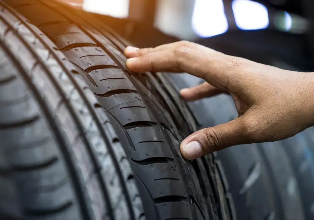 Cuánto aire se le echa a un neumático para evitar accidentes graves