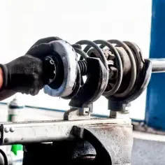 Cómo cambiar amortiguador coche: evita costos innecesarios y errores