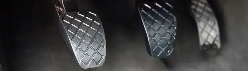 Zdjęcie ¿Te patina el embrague del coche? Causas y soluciones efectivas