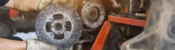 ¿Te patina el embrague del coche? Causas y soluciones efectivas